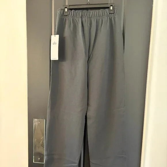 Alo Yoga Accolade Straight Leg Sweatpant – Anthracite – XS – NWT - Picture 3 of 7